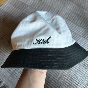 Kith bucket hat dark green white
